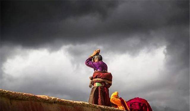 但展手天地平量藏韵与生肖解密,专家解析其文化内涵及防范欺诈假诱导指南 但展手天地平量藏韵与生肖解密,专家解析其文化内涵及防范欺诈假诱导指南