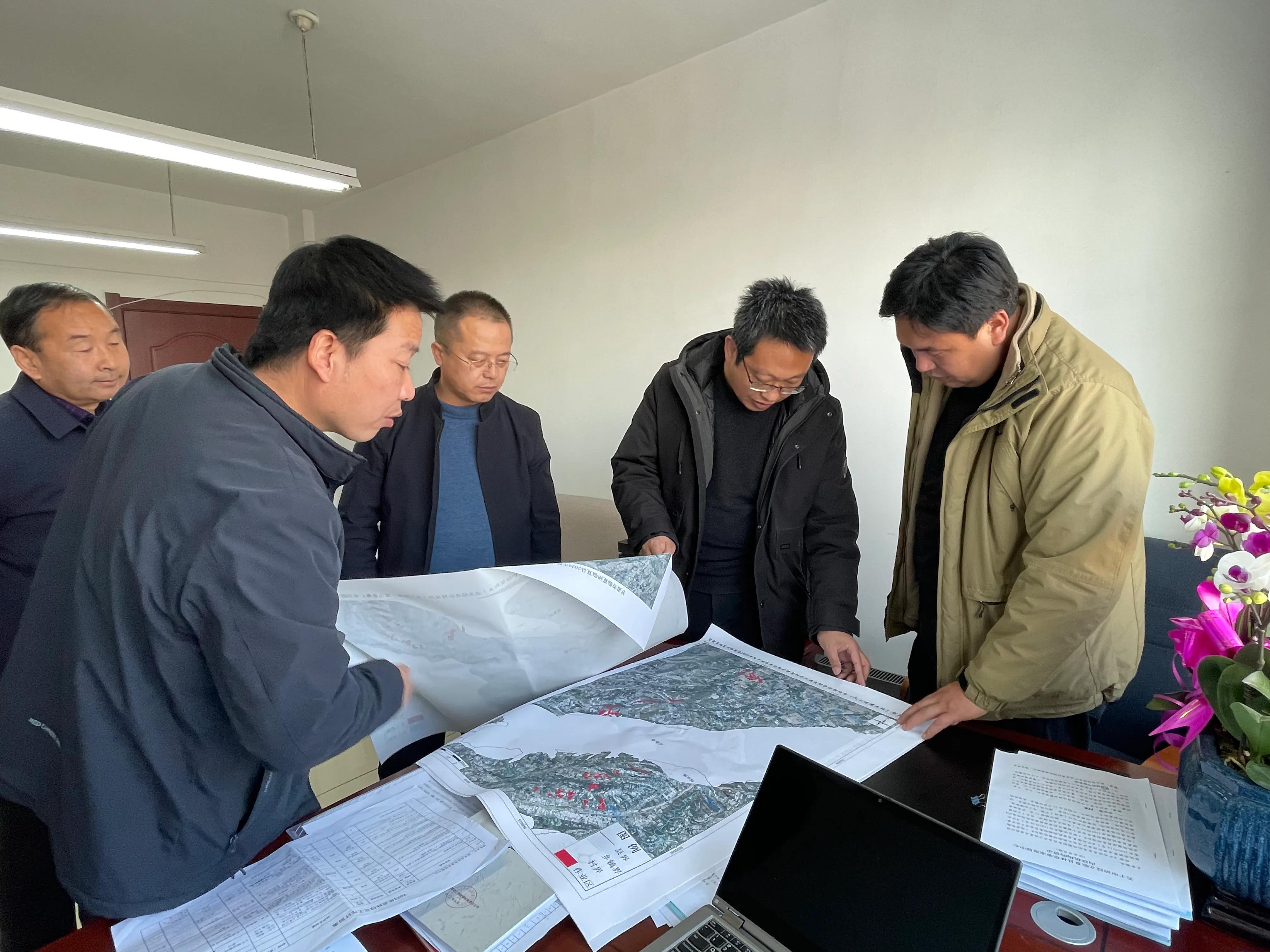 烛光闲对木犀红生肖猜测背后，警惕伪宣传陷阱，专家解读促落实，杜绝虚假承诺环