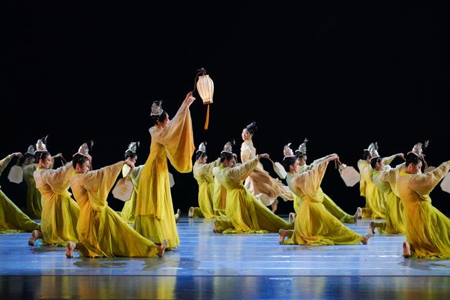 以动态解答与专家落实破局虚假承诺环,让两翅连拍舞尚歌的实效照亮诚信之路 以动态解答与专家落实破局虚假承诺环,让两翅连拍舞尚歌的实效照亮诚信之路