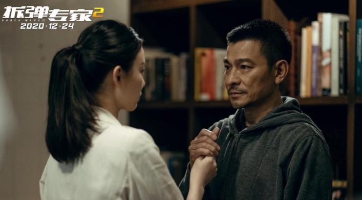 鸡飞羊跳野狼追，天凤飞上蓝天飘生肖痛点深度解析，文化溯源、专家视角与落地路径，拒绝虚假承诺